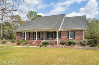 213 Country Club Drive, Wallace, NC 28466