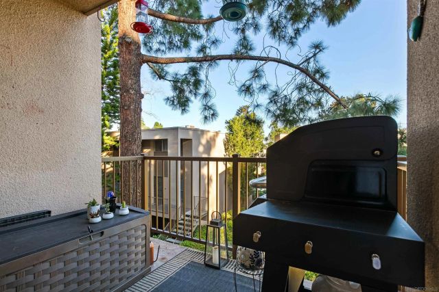 5700 Baltimore Dr 202, La Mesa, CA 91942