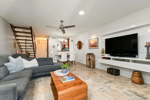 5700 Baltimore Dr 202, La Mesa, CA 91942