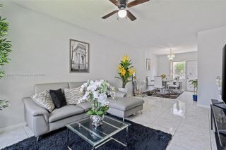 422 NW 84th St 422, Miami, FL 33150
