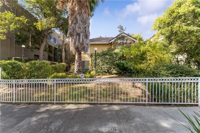 451 S Oakland Avenue 4, Pasadena, CA 91101