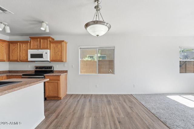 11589 W LEE Lane, Youngtown, AZ 85363