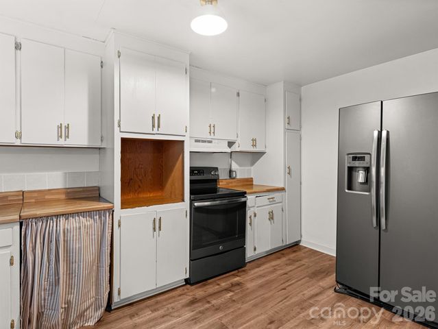 205 Old Fort Road, Fairview, NC 28730