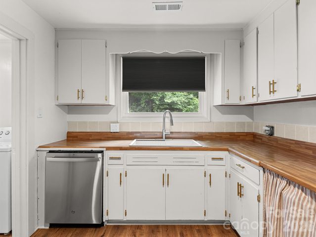 205 Old Fort Road, Fairview, NC 28730