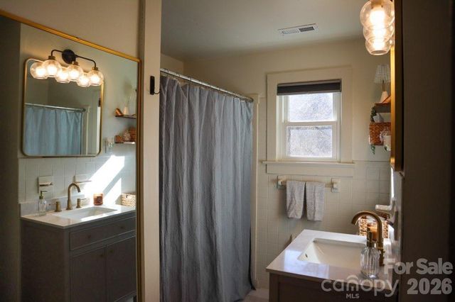 205 Old Fort Road, Fairview, NC 28730