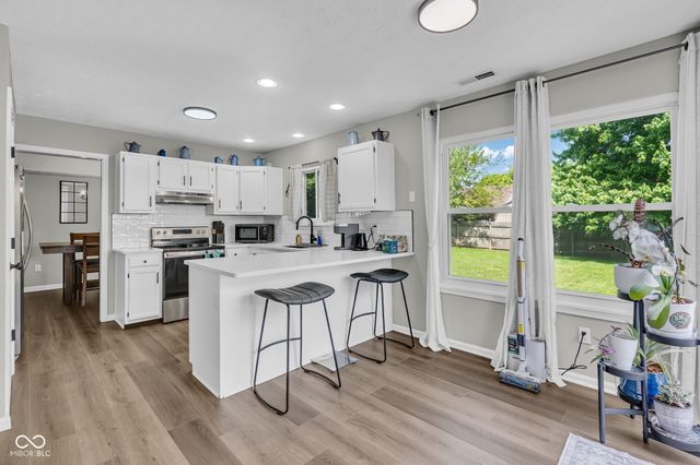 641 Saraina Lane, New Whiteland, IN 46184