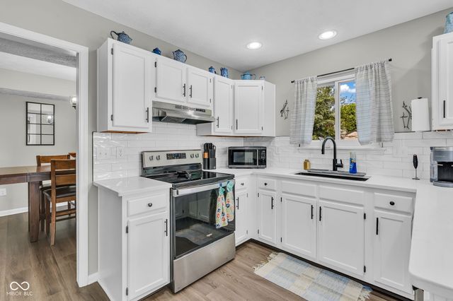 641 Saraina Lane, New Whiteland, IN 46184