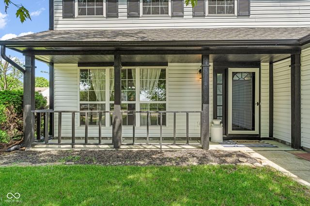 641 Saraina Lane, New Whiteland, IN 46184