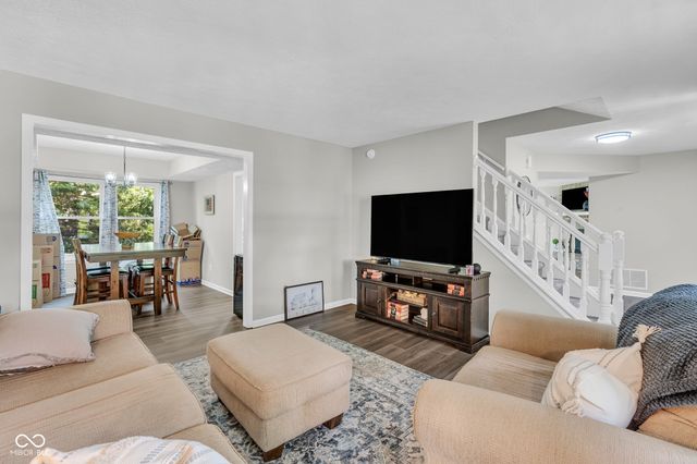641 Saraina Lane, New Whiteland, IN 46184
