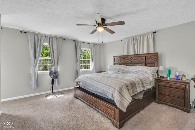 641 Saraina Lane, New Whiteland, IN 46184