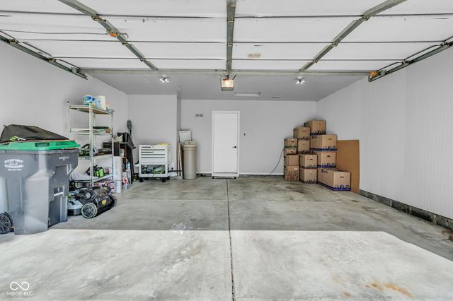 641 Saraina Lane, New Whiteland, IN 46184