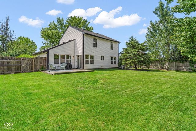 641 Saraina Lane, New Whiteland, IN 46184