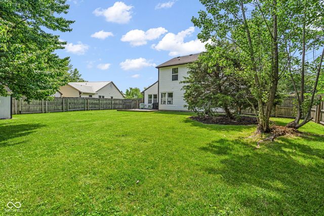 641 Saraina Lane, New Whiteland, IN 46184
