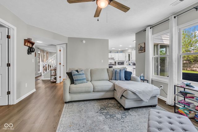 641 Saraina Lane, New Whiteland, IN 46184