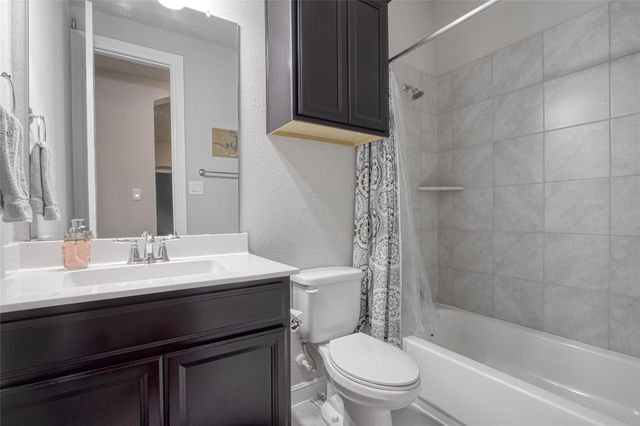 6919 Red Oak Drive, Katy, TX 77493