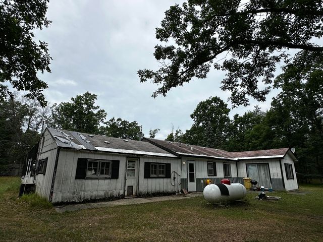 3664 N Hamlock Lane, Peacock Twp, MI 49644