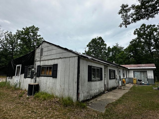 3664 N Hamlock Lane, Peacock Twp, MI 49644