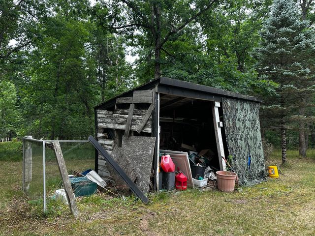 3664 N Hamlock Lane, Peacock Twp, MI 49644