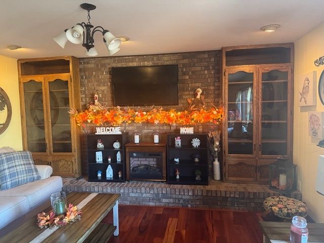 21 Colonial Drive, Clinton, IL 61727