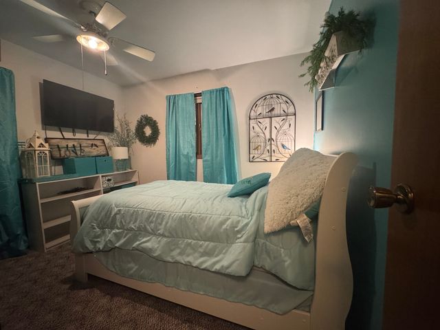 21 Colonial Drive, Clinton, IL 61727