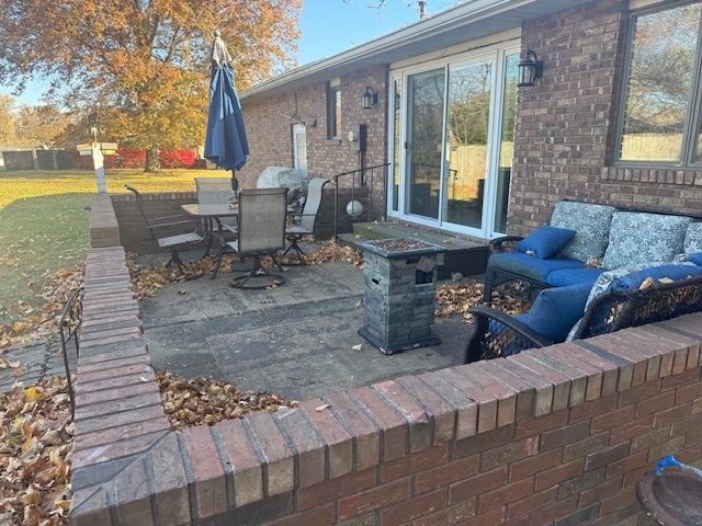 21 Colonial Drive, Clinton, IL 61727