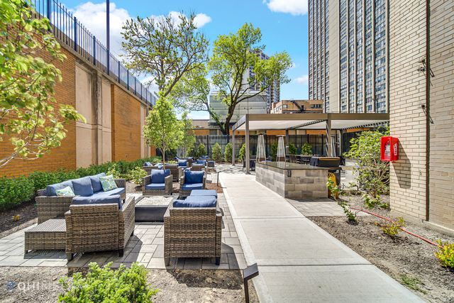 3950 N Lake Shore Drive 1516, Chicago, IL 60613