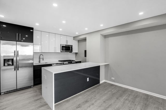 3950 N Lake Shore Drive 1516, Chicago, IL 60613