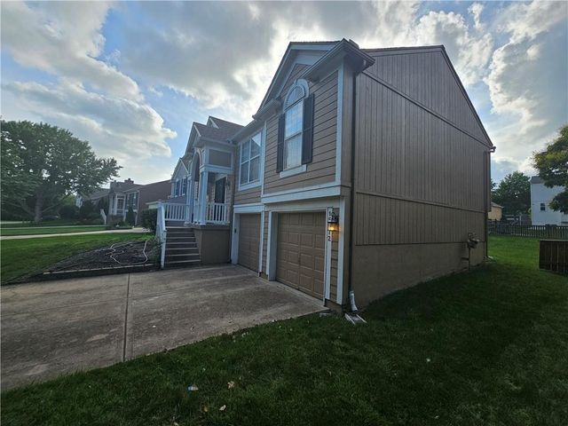 15672 S Blackfoot Street, Olathe, KS 66062