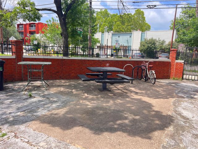 712 W 21st ST 205, Austin, TX 78705