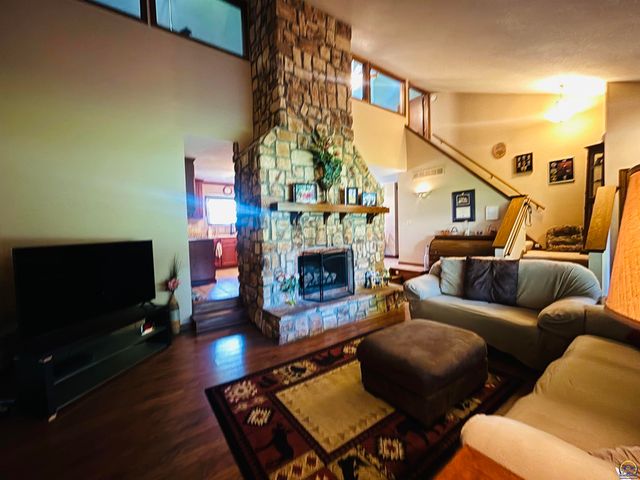 3530 NW 45th Ct, Topeka, KS 66618