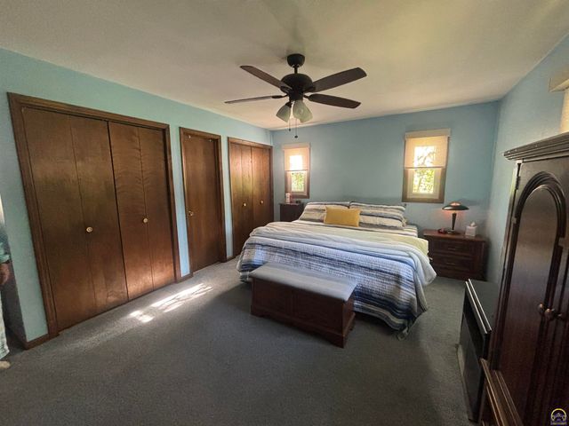 3530 NW 45th Ct, Topeka, KS 66618