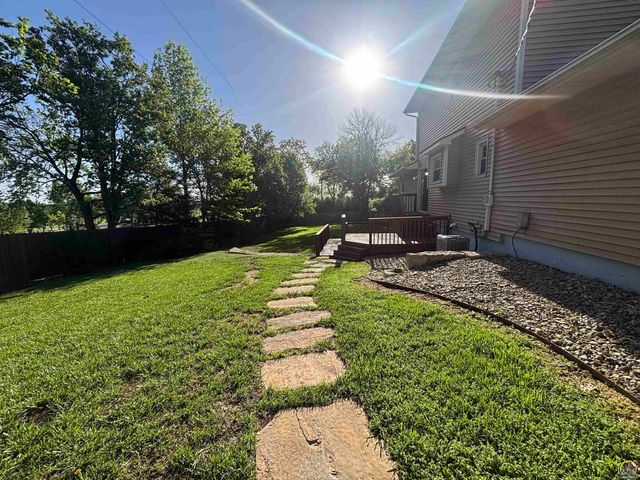 3530 NW 45th Ct, Topeka, KS 66618