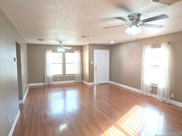 9415 Silverfeather, San Antonio, TX 78254