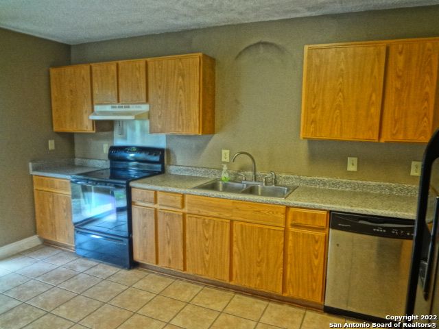 9415 Silverfeather, San Antonio, TX 78254