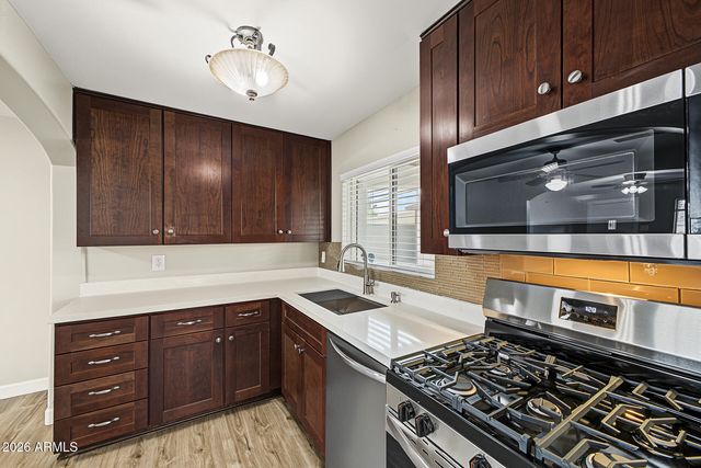 602 W CHIPMAN Road, Phoenix, AZ 85041