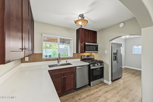 602 W CHIPMAN Road, Phoenix, AZ 85041