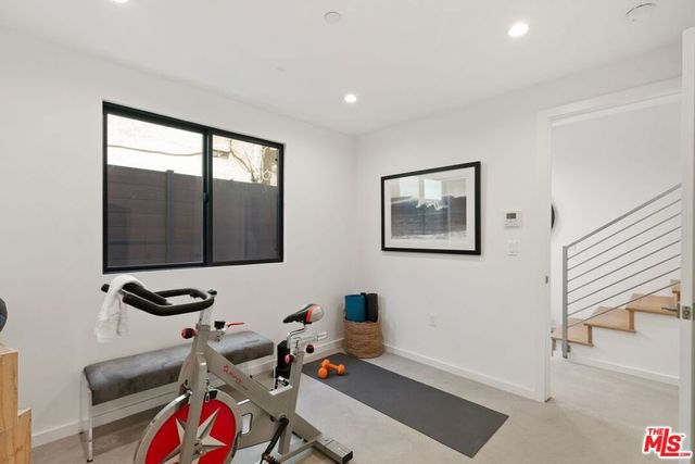 3805 S Verona Court, Los Angeles, CA 90066