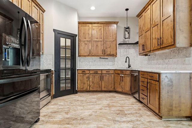 5620 S Winsor Drive, Battlefield, MO 65619
