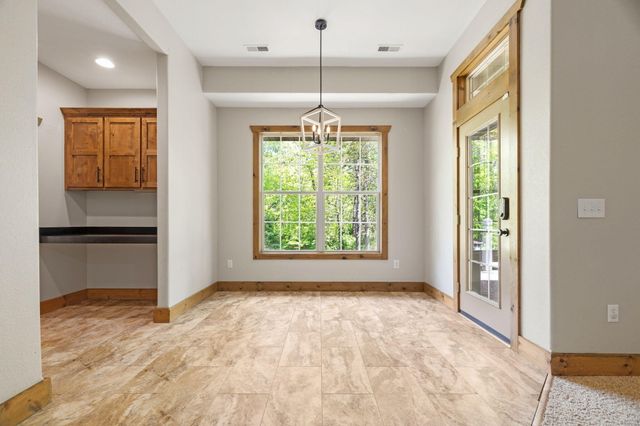 5620 S Winsor Drive, Battlefield, MO 65619