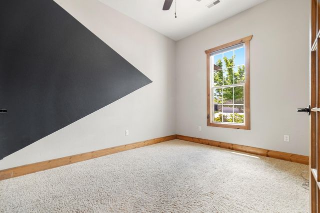 5620 S Winsor Drive, Battlefield, MO 65619