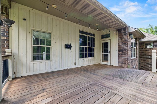 5620 S Winsor Drive, Battlefield, MO 65619