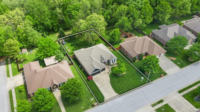 5620 S Winsor Drive, Battlefield, MO 65619
