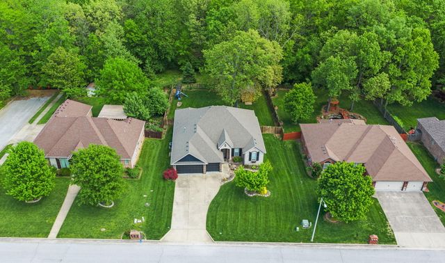 5620 S Winsor Drive, Battlefield, MO 65619