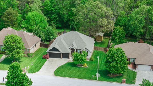 5620 S Winsor Drive, Battlefield, MO 65619