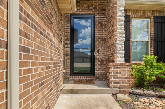 5620 S Winsor Drive, Battlefield, MO 65619