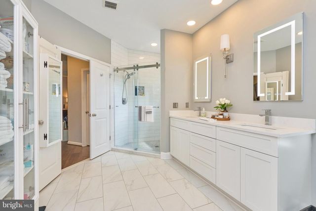 42719 EXPLORER DR, Brambleton, VA 20148