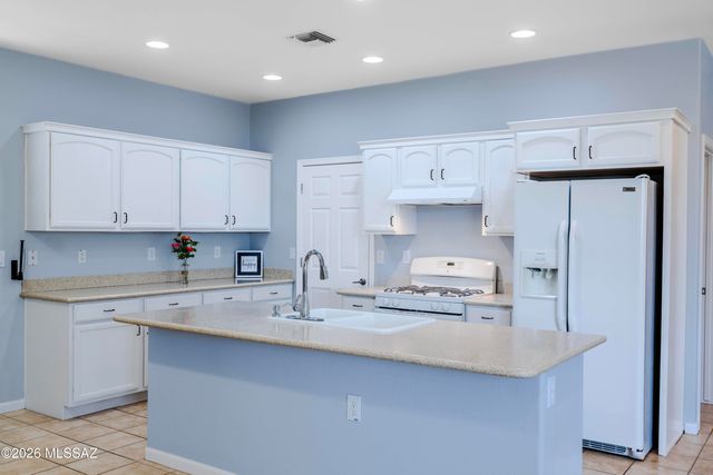 10134 S Azure Surrey Drive, Vail, AZ 85641