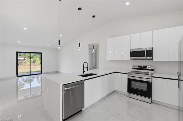 1105 Artic ST E, Lehigh Acres, FL 33974