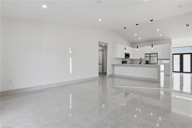 1105 Artic ST E, Lehigh Acres, FL 33974