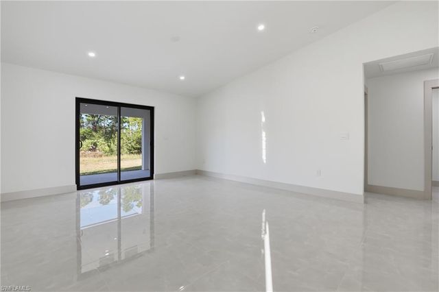 1105 Artic ST E, Lehigh Acres, FL 33974